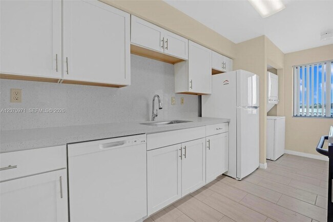 Photo - 15545 Miami Lakeway N Unit 106