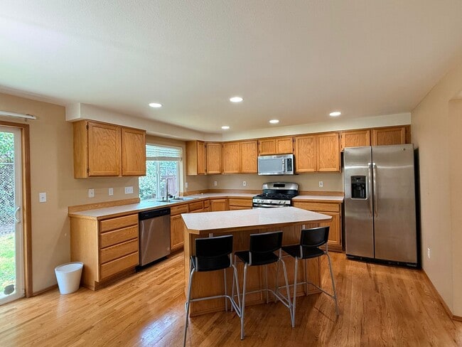 1042 Duvall Place Northeast