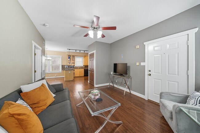 Photo - 3015 Chenevert St Unit 1