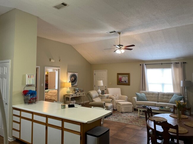 Photo - 2 BR 2 BA Fenced Yard