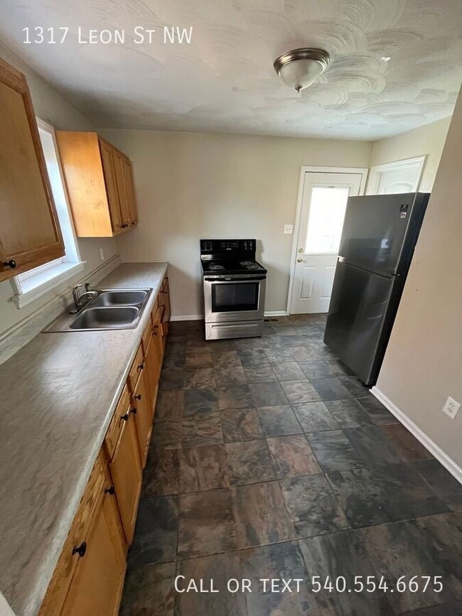 Photo - 1317 Leon St NW