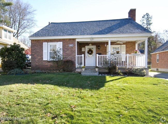 Building Photo - 17 Cambridge Rd Rental