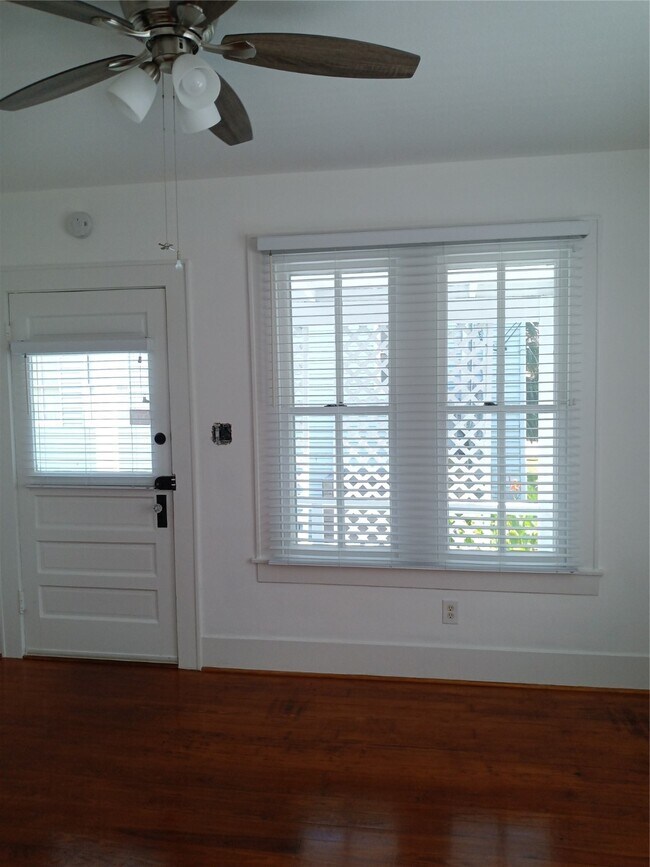 Photo - 2924 Avenue P 1/2