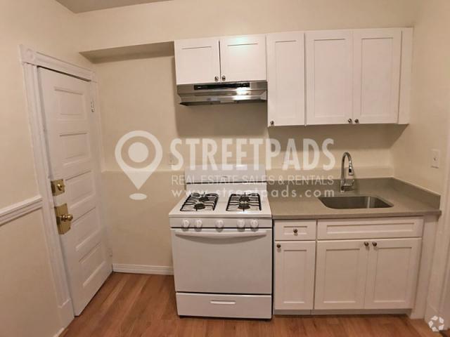 Building Photo - 2 bedroom in Cambridge MA 02139 Rental