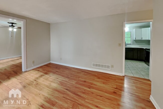 Photo - 2570 Rolling View Dr