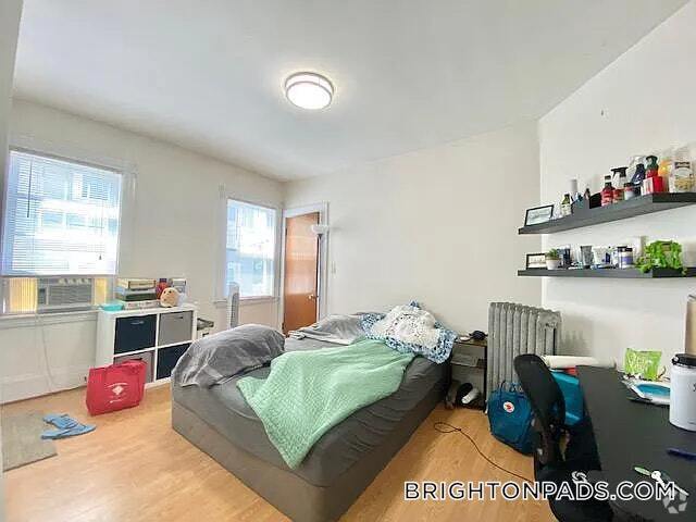 Building Photo - 26 Mapleton St Rental