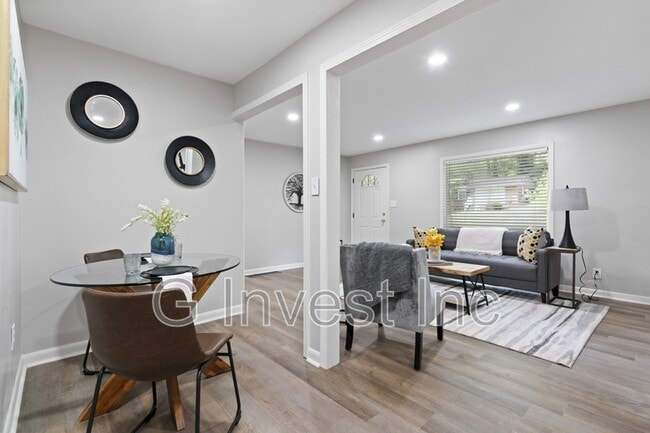 Photo - 312 Banberry Dr SE