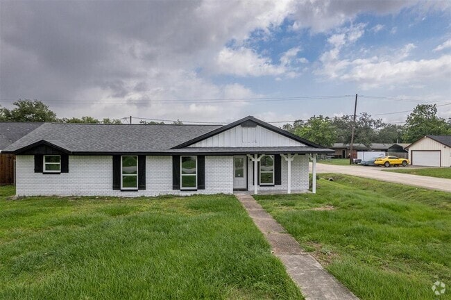 Building Photo - 602 E Forest Ave Rental