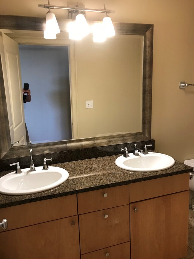 Photo - 120 N Congress St Unidad 1202