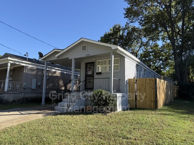 Photo - 1393 Lyceum Rd