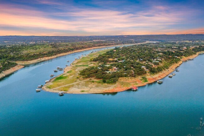 Photo - 1352 Lakeshore Dr