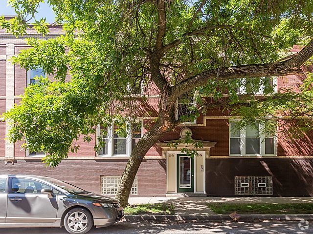 Building Photo - 2574 W Lyndale St Unit 1 Rental