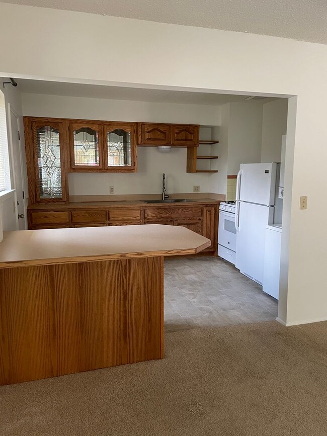 Photo - 329 W Oak Ave Unit PM953-1