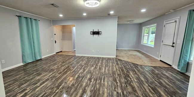 Photo - 605 Melbourne Dr