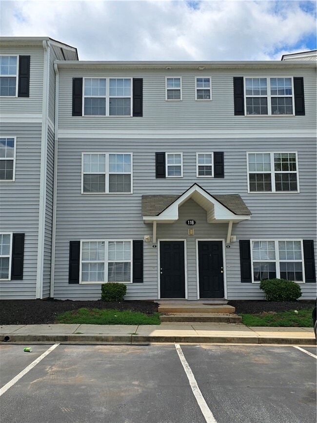 Building Photo - 116 University Village Dr Unit D