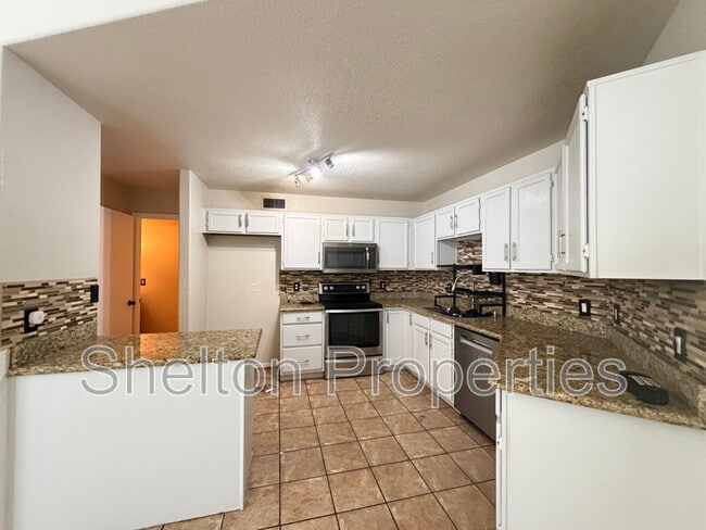 Photo - 18833 N 43rd Pl