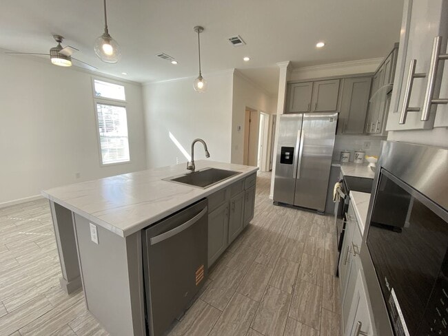 Photo - 344 Heritage Blvd