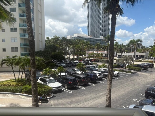 Photo - 3801 S Ocean Dr Unidad 2O