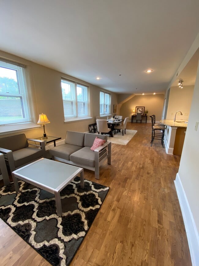 Bright unit with easy living – ground floor unit. - 803 E 6th St Unit 107