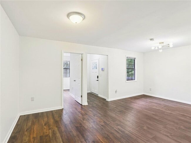 Photo - 1918 W Kimberly Rd SW