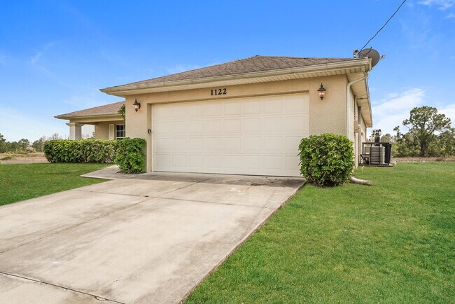 1122 Ectype St