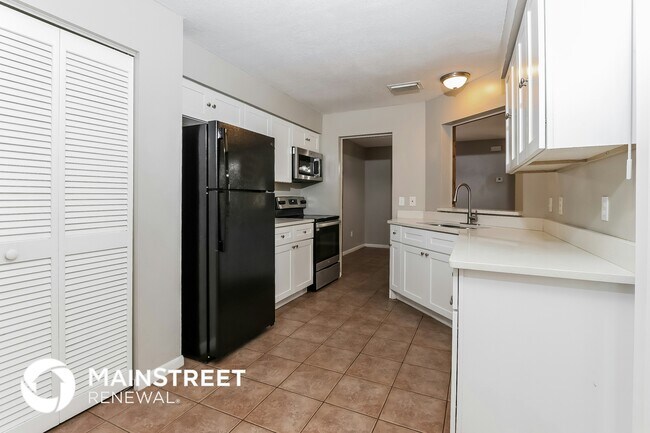 Photo - 253 SW Tulip Blvd