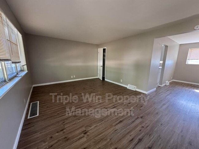 Photo - 1742 Hudson Rd