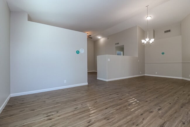 Photo - 8936 W Fullam St