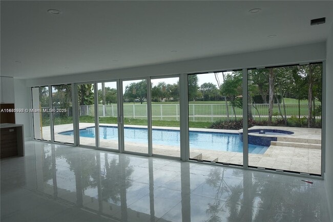 Photo - 1310 Blue Rd