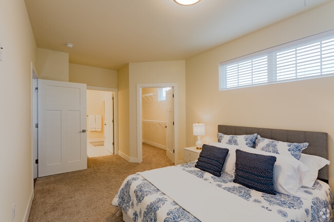 2BR, 2BA - Lower Corner