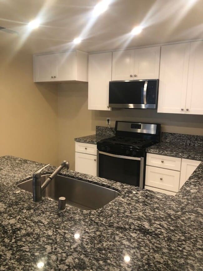 Photo - Move in Special! 3 Bed/2 Bath Single Famil...