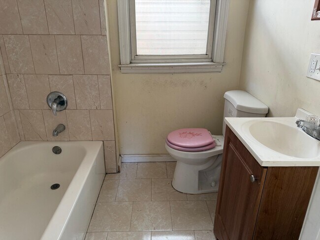 Photo - 68 Condict St Unit 2