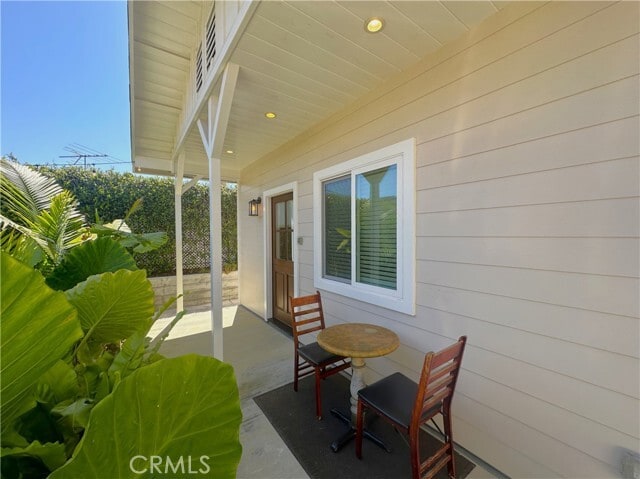 Photo - 20832 Henrietta St