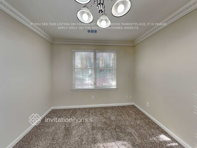 Photo - 2640 Woodside Dr