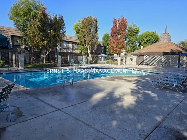 Building Photo - 17611 Regency Cir Unit #07