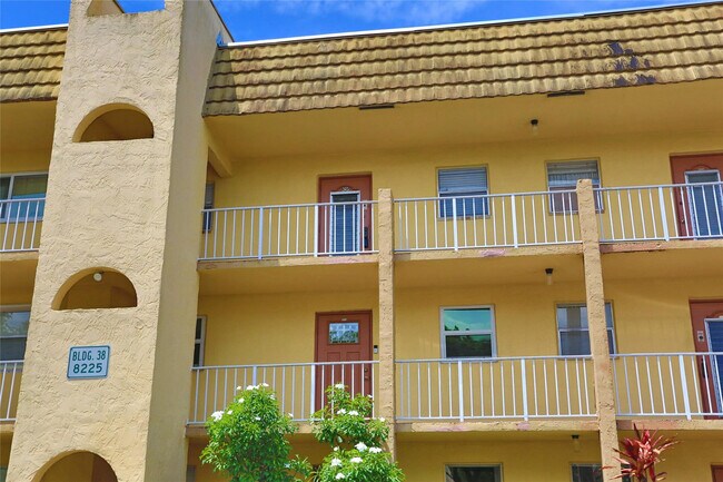 Photo - 8225 Sunrise Lakes Blvd Unit 305