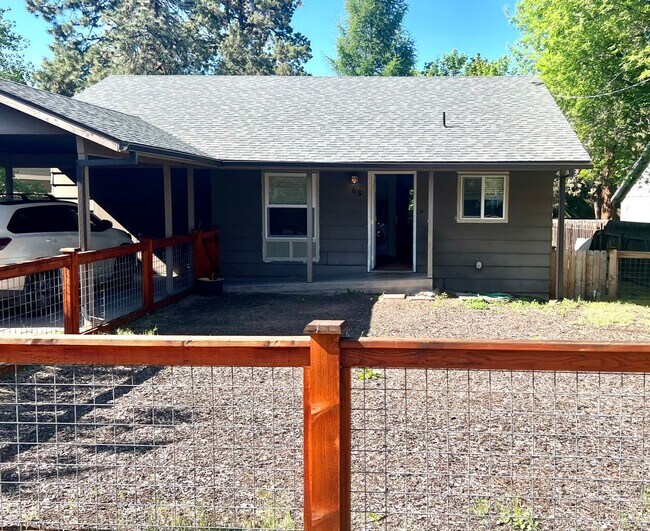 Building Photo - Heart of the Old Mill District: 3-Bed, 2-Bath with a Spectacular Backyard!