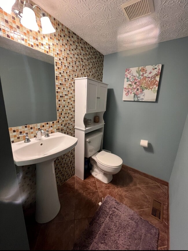 Photo - 8167 Newark Ave