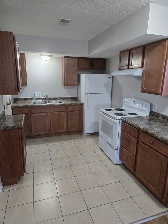 Photo - 4175 Webster Ave Unidad 4175 Webster Apt 1