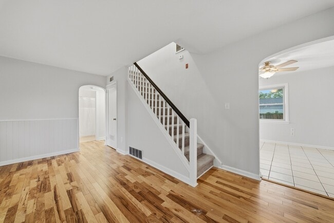 Photo - 8037 Crescent Rd