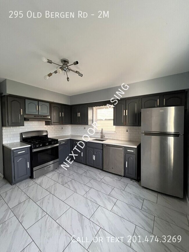 Building Photo - 295 Old Bergen Rd Unit 2M