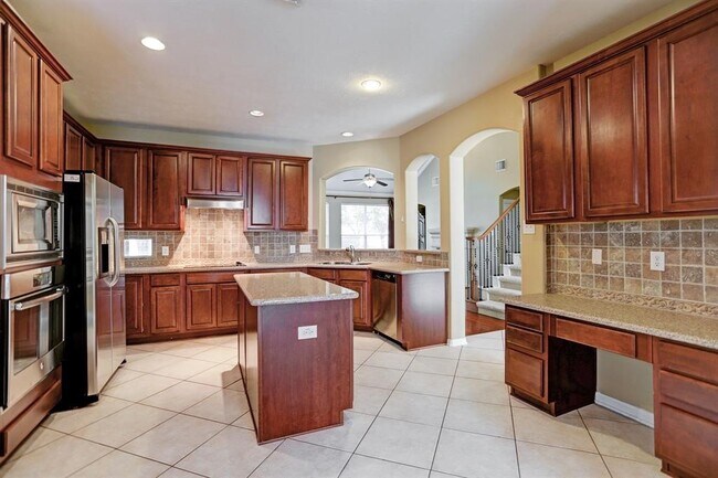 13911 Pepperstone Ln