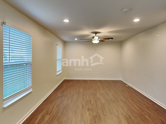 Photo - 89 Henderson Ln