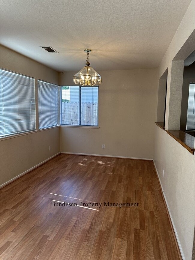 Photo - 913 Radcliff Dr