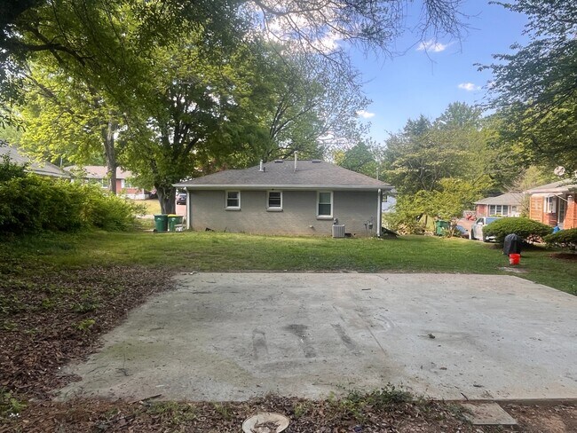 Photo - 1117 Delores Way