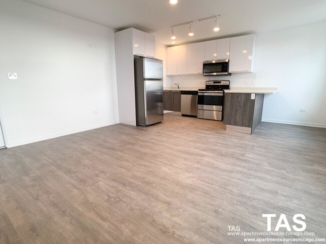 Photo - 940 W Winona St Unit 804