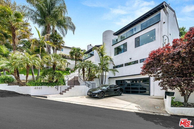 4961 Marmol Dr