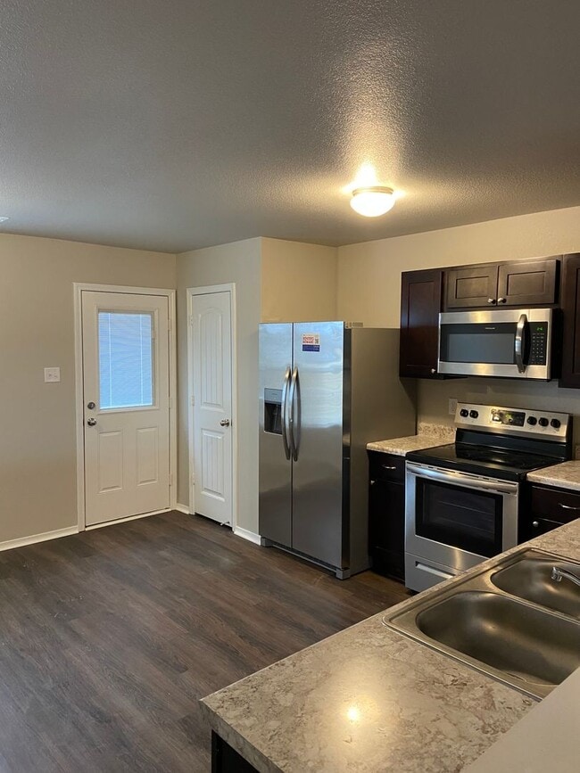 Photo - 3829 Travers Ln