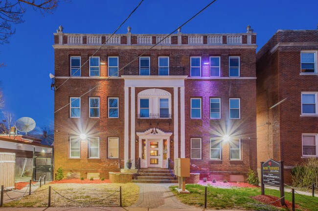 16 EVERGREEN AVENUE - 16 EVERGREEN AVENUE