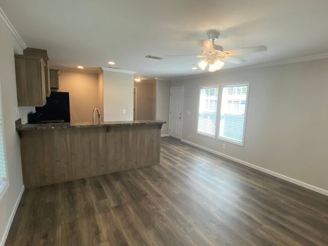 Photo - 1600 NE 12th Ave